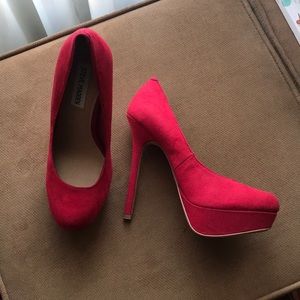 Steve Madden Red Pump